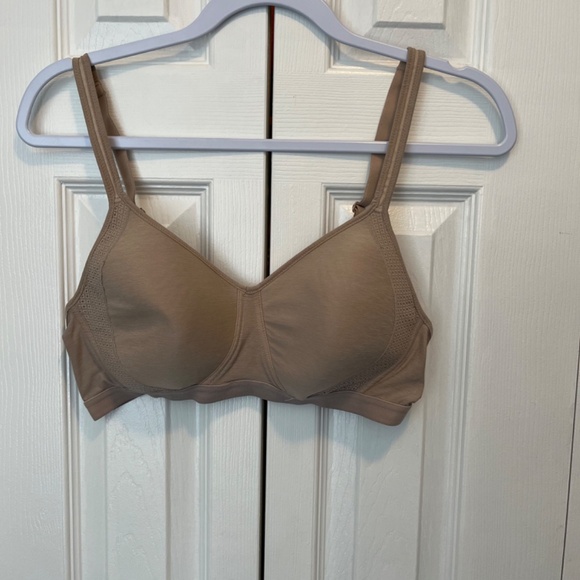 Haynes size L bra - Picture 2 of 9